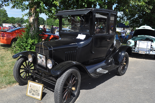 Collinsville Catsup Bottle Car Show