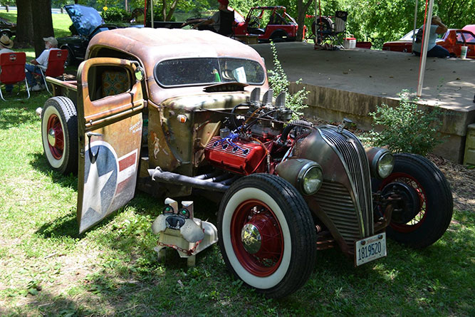 Collinsville Catsup Bottle Car Show